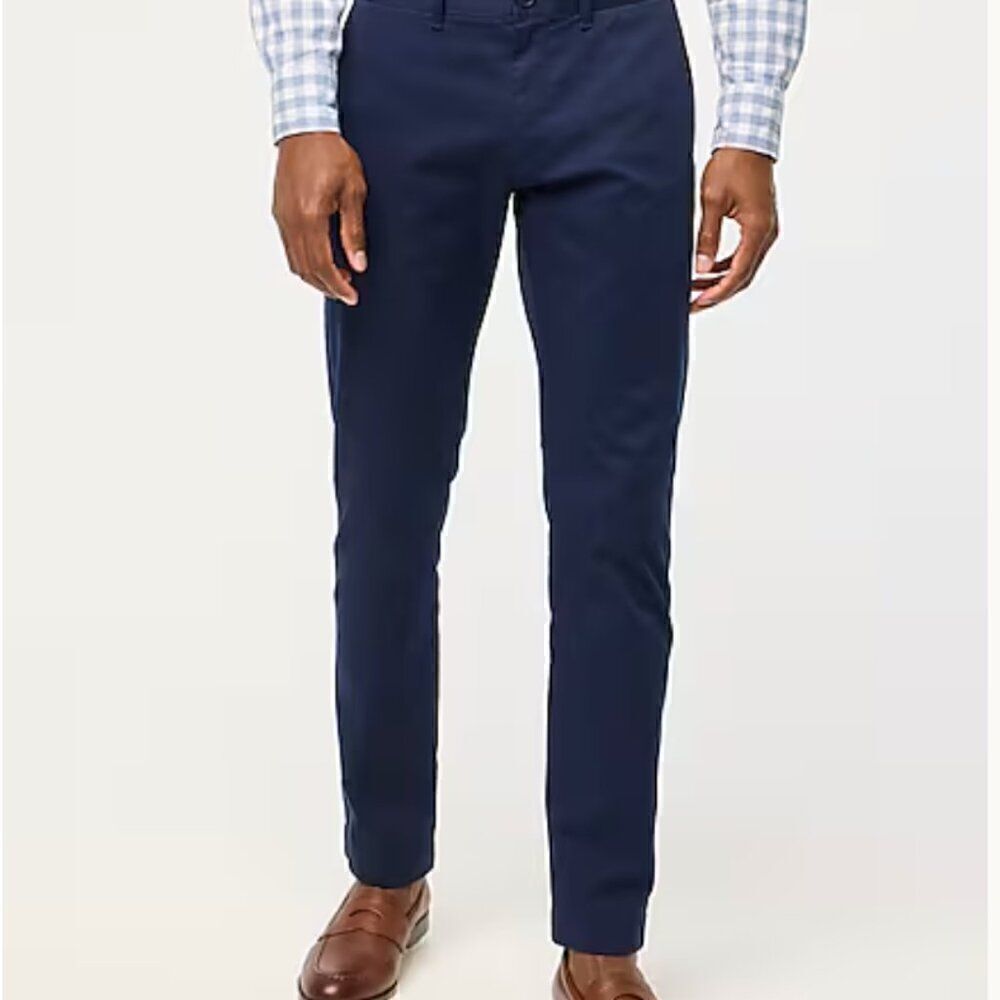 J. Crew Factory Slim-fit flex chino pant in Navy Blue EUC size 32/34